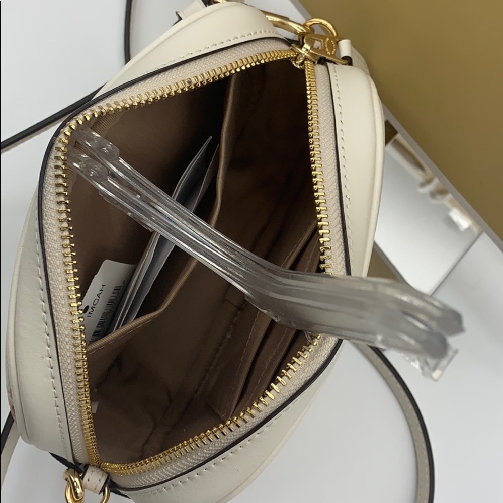 Convertible Belt Bag With Rose Bouquet Print - Picture 11 of 16